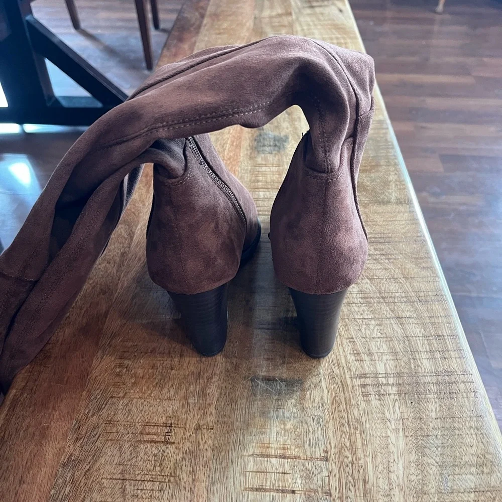 le chateau Women's Brown Faux Suede Over the Knee Boots - Picture 2 of 8